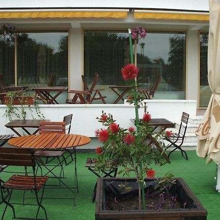 Hotel Condor Mamaia Kültér fotó