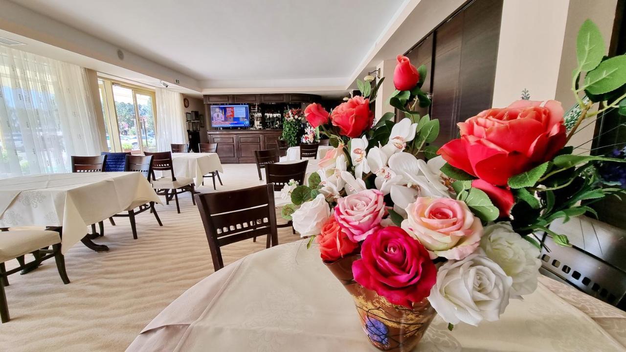 Hotel Condor Mamaia Kültér fotó