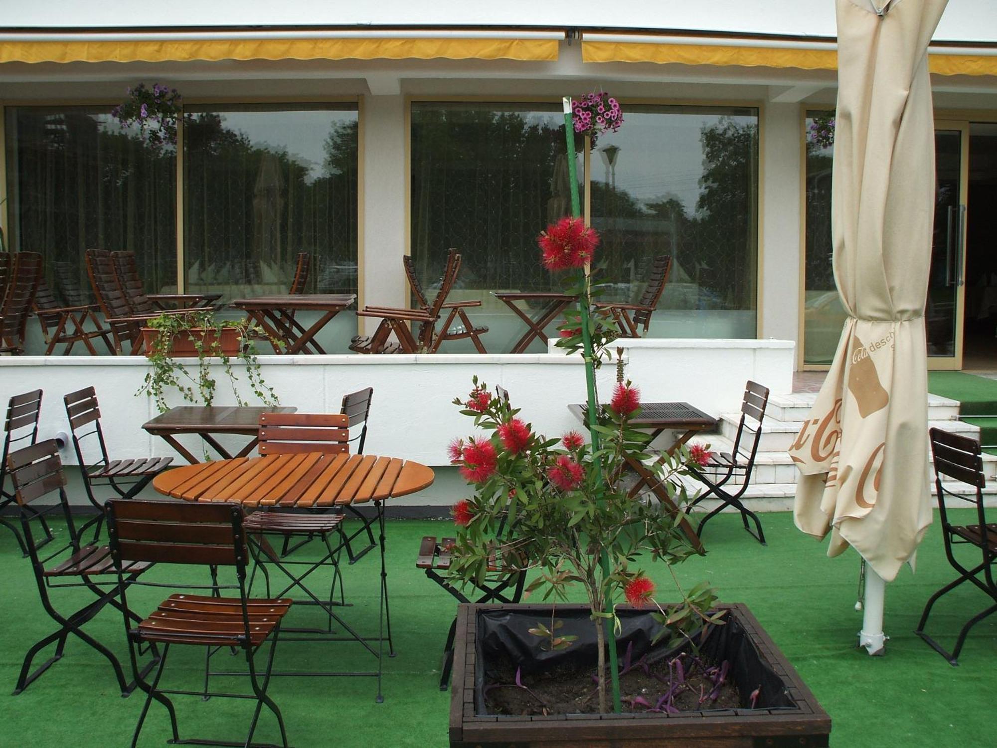 Hotel Condor Mamaia Kültér fotó